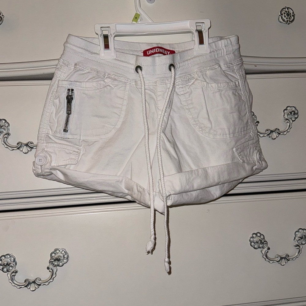 UNIONBAY white cargo shorts